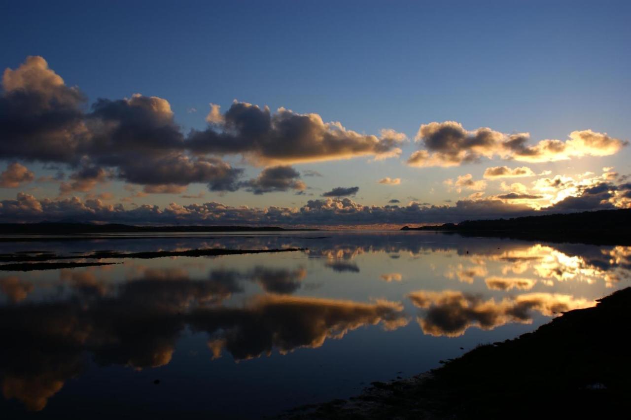 Llanw Malltraeth - Malltraeth Tides Llangadwaladr  Екстер'єр фото